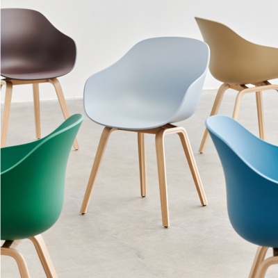 HAY stoel AAC 222 - eiken gelakt frame