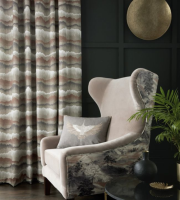 Kussen berglandschap geborduurd