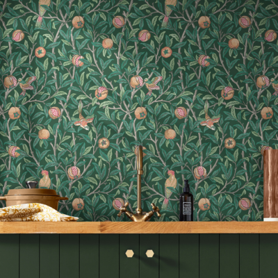 vliesbehang william morris at home bird & pomegranate deep green