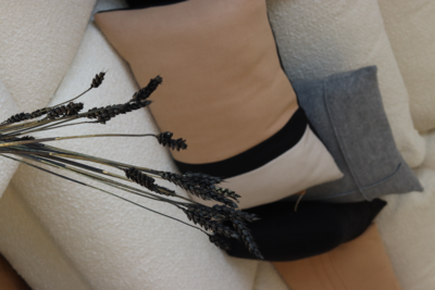 Kussen Colour blocking camel zwart zand