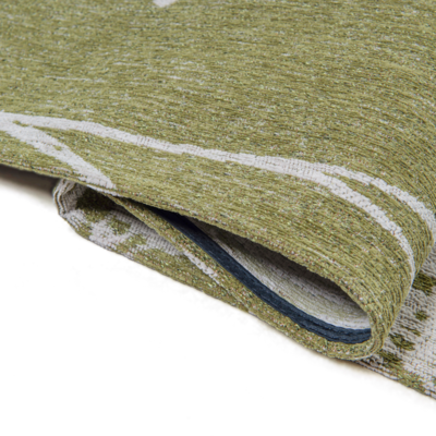 Parsley groen bloementapijt met elegant wit bloempatroon