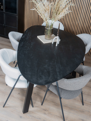 Eettafel Tinus Zwart - Kiezelvormig