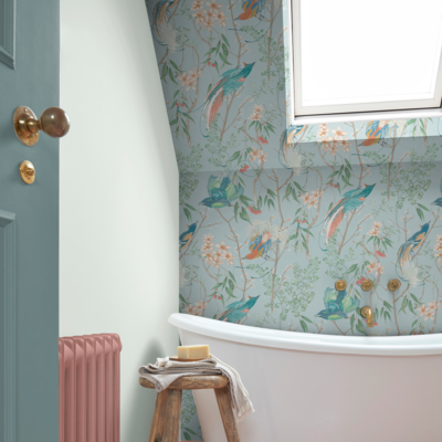 Graham &amp; Brown vliesbehang Clavering Birds Noon Sky