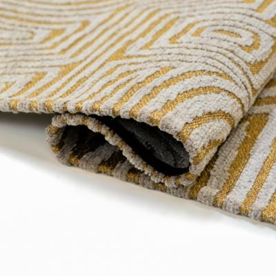 Geometrisch Geel vloerkleed Tabasco met cirkels en labyrinten in goudgeel