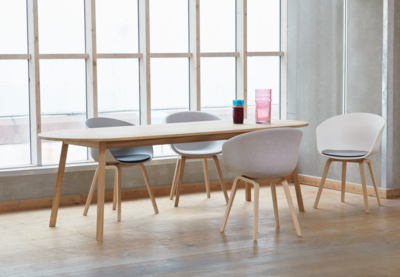 HAY tafel Triangle Leg - Eiken gelakt