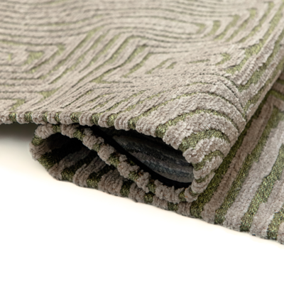 Geometrisch groen vloerkleed Tabasco met cirkels en labyrinten in goudgeel