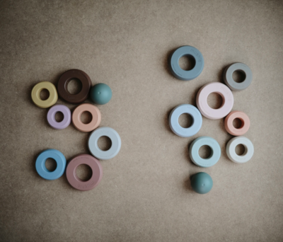 Mushie stapeltoren met ringen