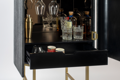 Bold Monkey kast Ava Morgana slangenleer