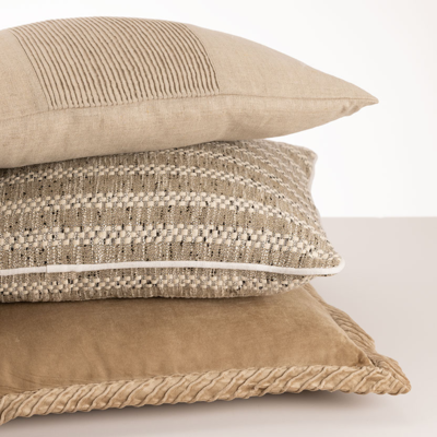 Sierkussen Tucked border