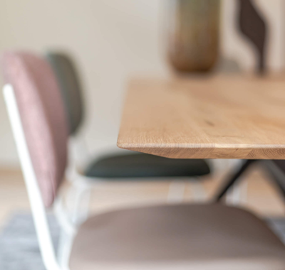 They &amp; Me eettafel Joy – plat ovaal – eiken rustiek olie - onderstel RAL9017 verkeerszwart