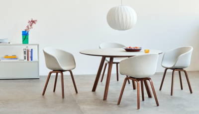 HAY stoel AAC23 - eiken gelakt frame