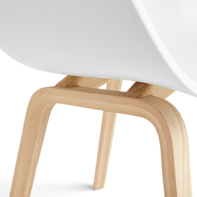 HAY stoel AAC22 - eiken gelakt frame