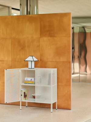 Ava Pyramid table lamp white