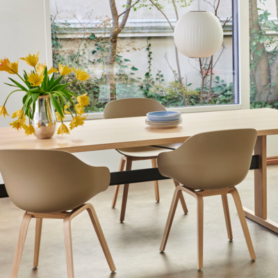 HAY stoel AAC 222 - eiken gelakt frame