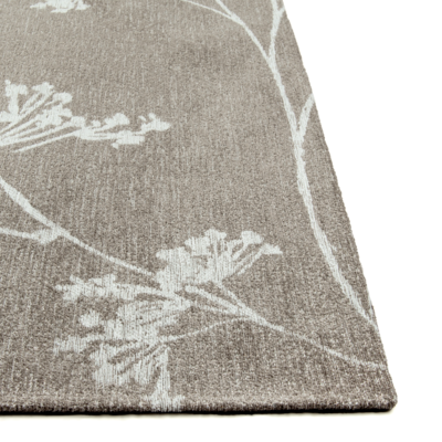 Parsley grijs bloementapijt met elegant wit bloempatroon