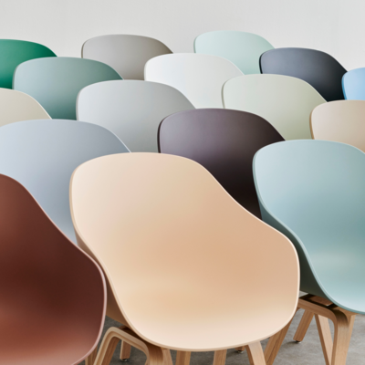 HAY stoel AAC 222 - eiken gelakt frame