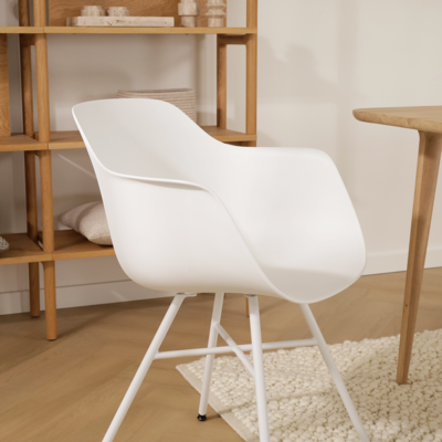 Eetkamerstoel Noa-Puk wit onderstel - met armleuningen