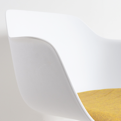 Nola-Liz zwart draaibare eetkamerstoel - Witte zitting met armleuningen (incl. zitkussen)