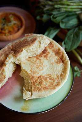 HK 70 ceramics taartplateau M licorice