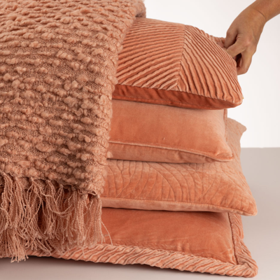 Sierkussen Tucked border