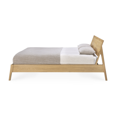 Ethnicraft bed Oak Air 180x210 cm