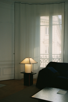 Ava Pyramid table lamp white