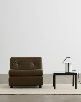 Ava Pyramid table lamp white