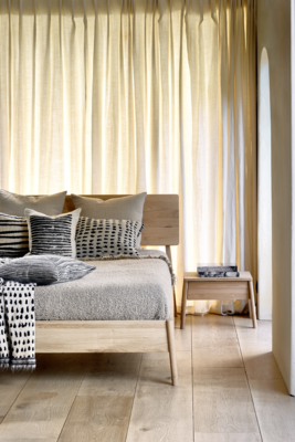 Ethnicraft bed Oak Air 180x200 cm